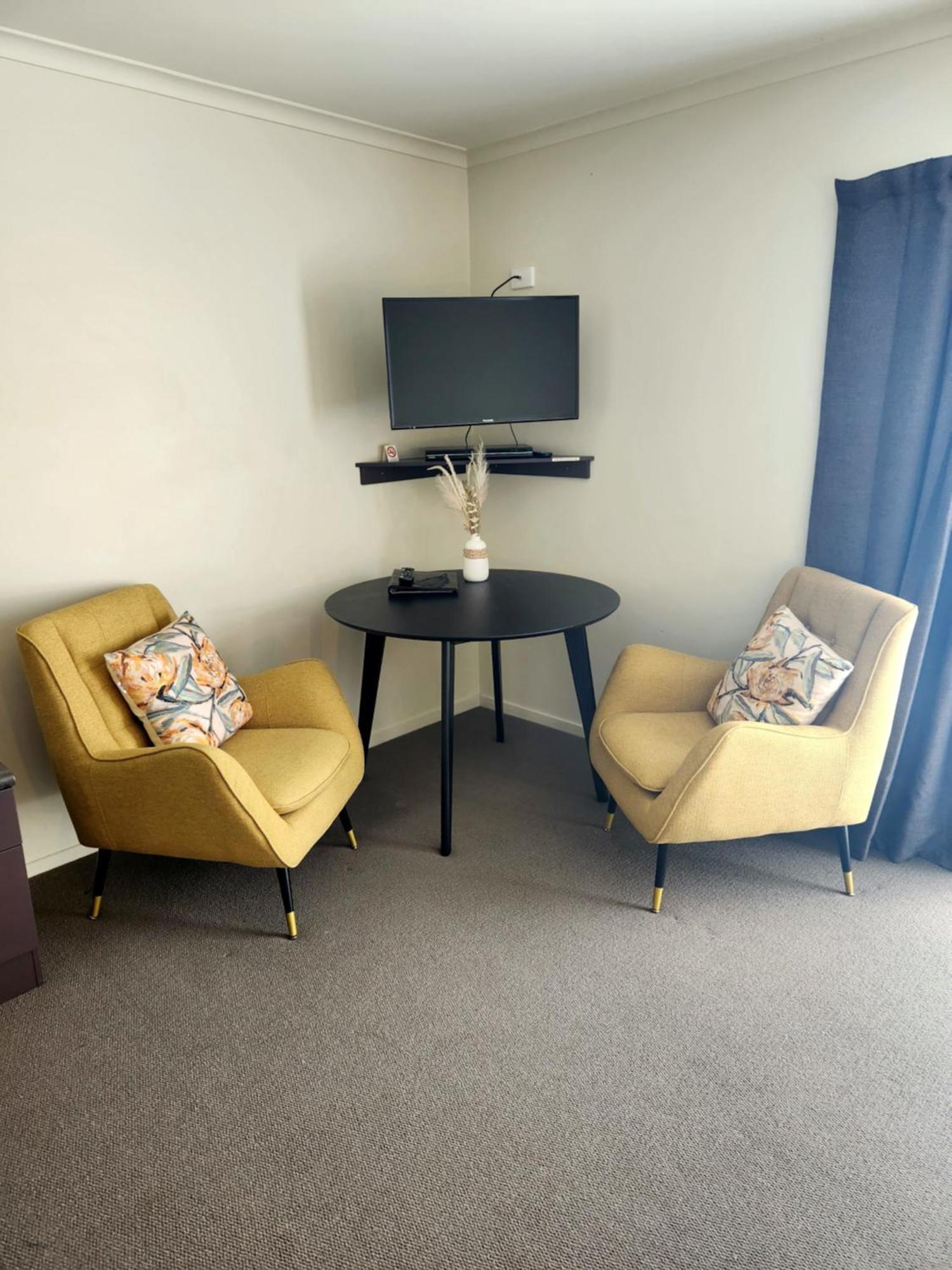 B-Ks Premier Motel Palmerston North Exterior photo